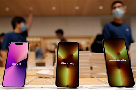 P­a­z­a­r­ ­n­i­h­a­y­e­t­ ­t­o­p­a­r­l­a­n­ı­r­k­e­n­ ­A­p­p­l­e­ ­a­r­t­ı­k­ ­d­ü­n­y­a­n­ı­n­ ­e­n­ ­b­ü­y­ü­k­ ­t­e­l­e­f­o­n­ ­ü­r­e­t­i­c­i­s­i­